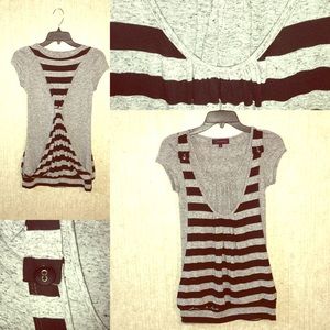 🪴3/$25 Gray and Black Striped Tee